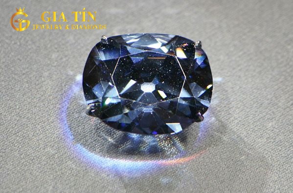 Viên kim cương Hy Vọng – 350 triệu USD