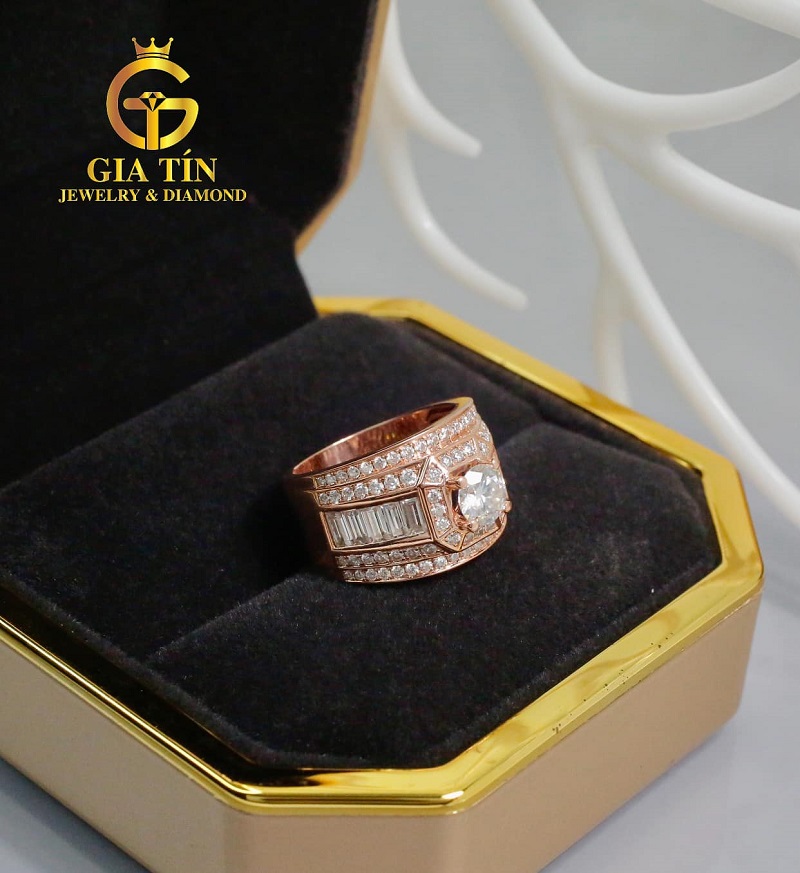 Giải mã sức hút của kim cương qua khả năng khúc xạ ánh sáng